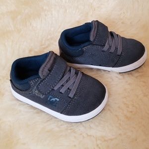 DC baby boy sneakers👣, size 5 toddler, like new